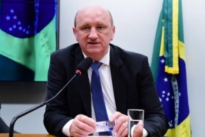 Governo publica exoneração de Neri Geller após polêmica que anulou leilão para compra de arroz