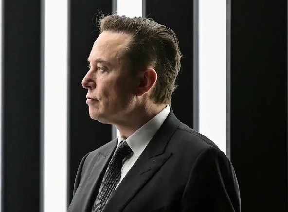 Elon Musk ameaça banir iPhones e Macs em suas empresas após anúncio da Apple