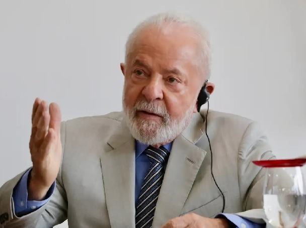 Dólar avança e supera R$ 5,40, após fala de Lula sobre situação fiscal