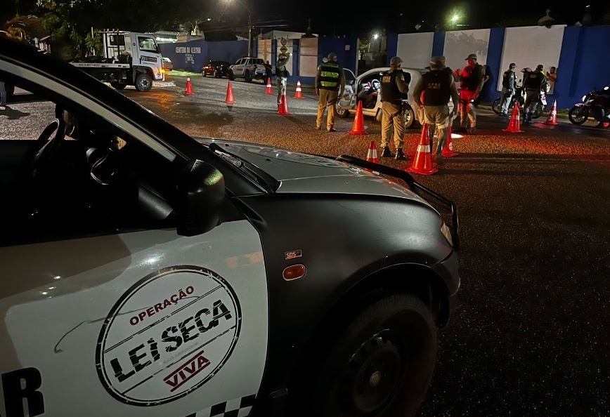 Lei Seca: 12 condutores alcoolizados são autuados e um idoso é preso em flagrante