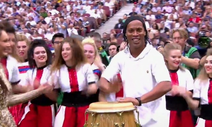 Críticas de Ronaldinho em ação de marketing criam mal-estar na seleção