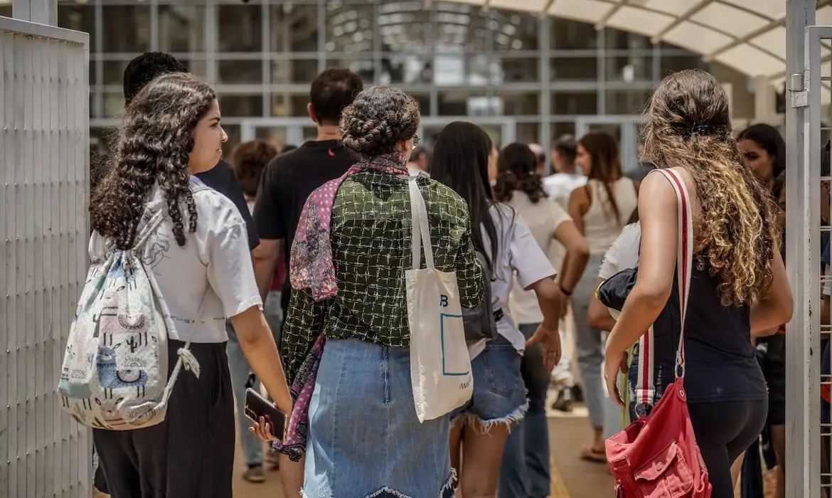 Inscritos no Enem 2024 têm até esta semana para pagar taxa de inscrição
