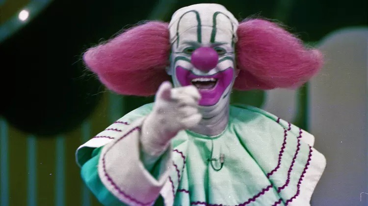 Primeiro intérprete do Bozo no Brasil morre aos 73 anos