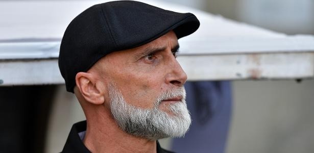 Vasco cogita demissão de Álvaro Pacheco após derrota e início sem vitórias