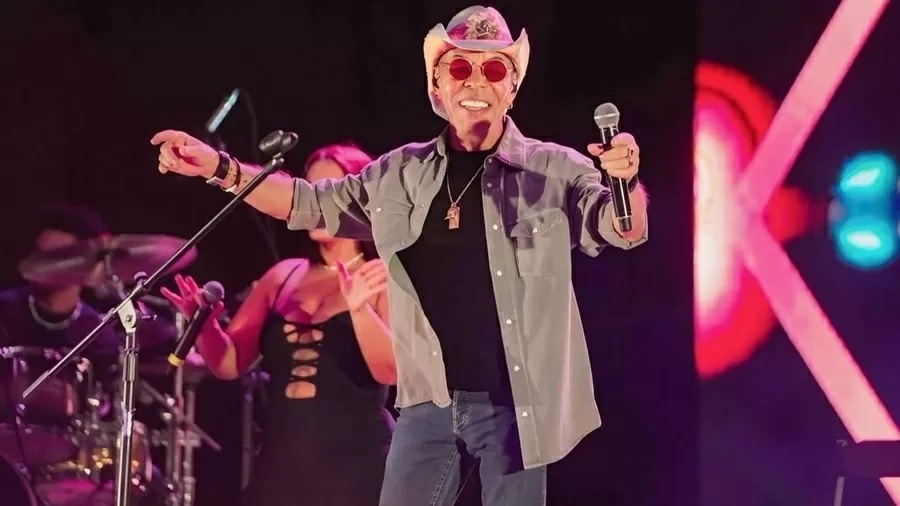 'Descanse em paz, ídolo': famosos lamentam morte do sertanejo Chrystian