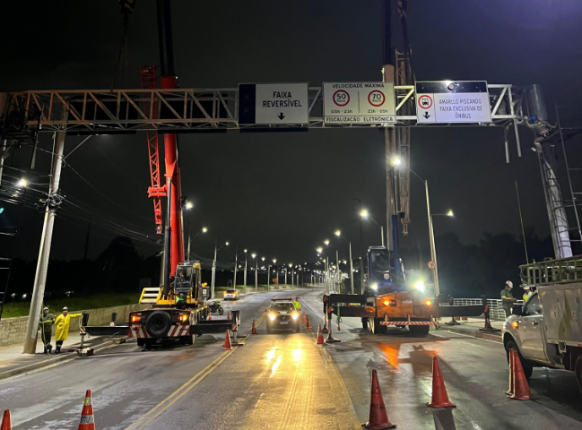 Prefeitura conclui instalação de pórticos de sinalização na avenida Felizardo Moura