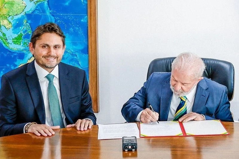 Lula e ministro indiciado por corrupção e lavagem de dinheiro anunciam obras no Maranhão