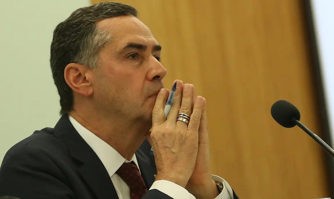 Barroso lidera utilização de jatinhos da FAB: foram 65 vezes desde janeiro