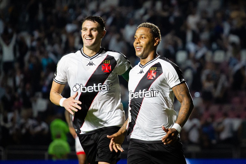 Vasco reage e amassa São Paulo em casa com golaços, choro e lei do ex; veja os gols
