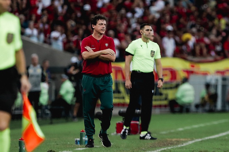 Após reunião, Fernando Diniz não é mais o técnico do Fluminense