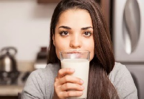 8 alimentos comuns para você ter cabelos mais brilhantes e fortes