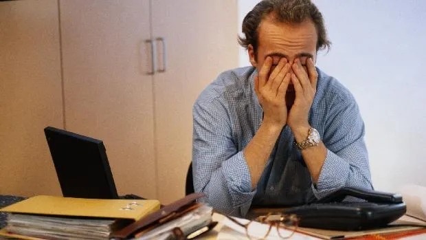 Afastamento do trabalho por saúde mental dispara 20%, aponta pesquisa