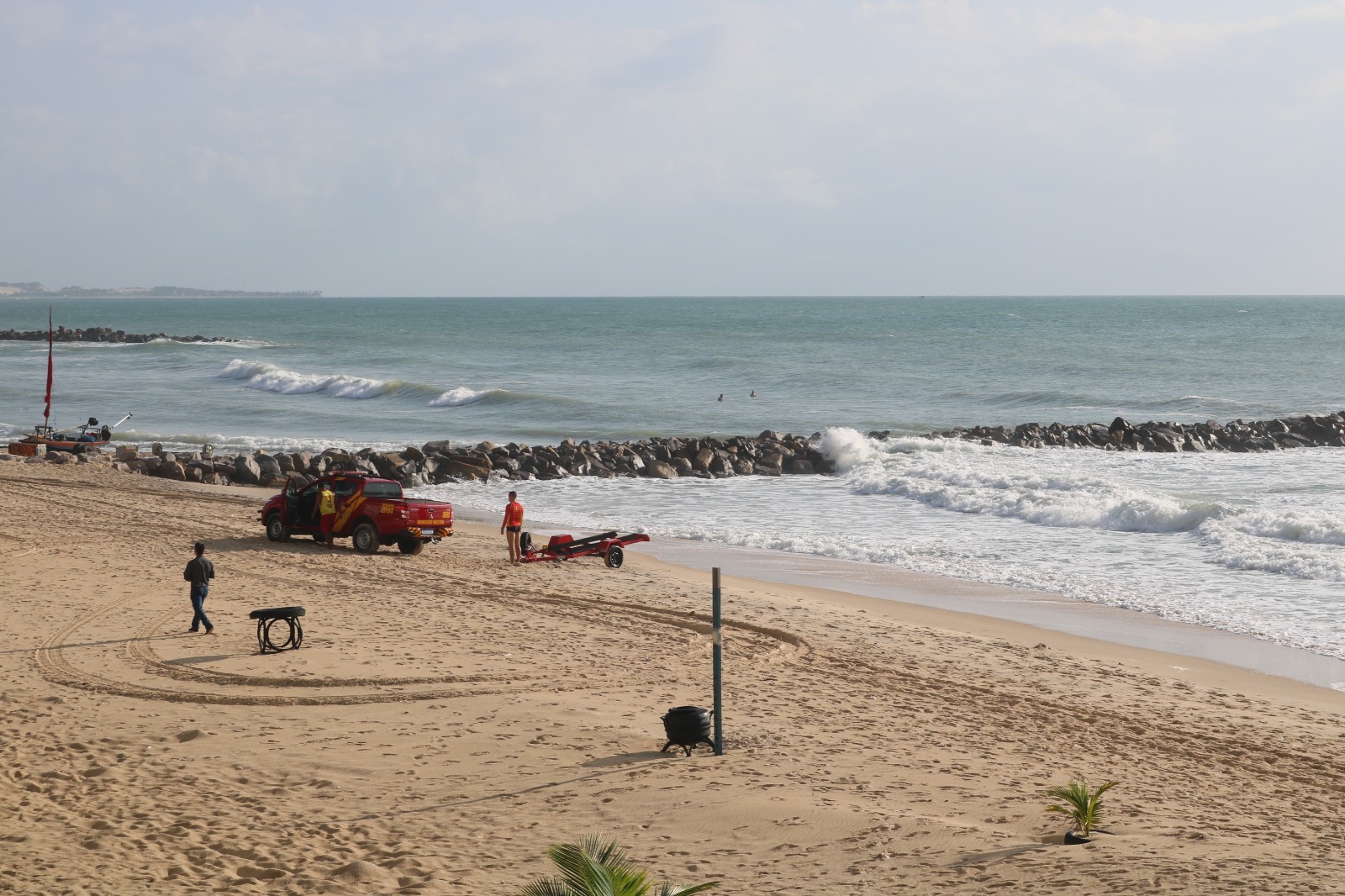 Bombeiros localizam corpo de adolescente vítima de afogamento em praia de Natal