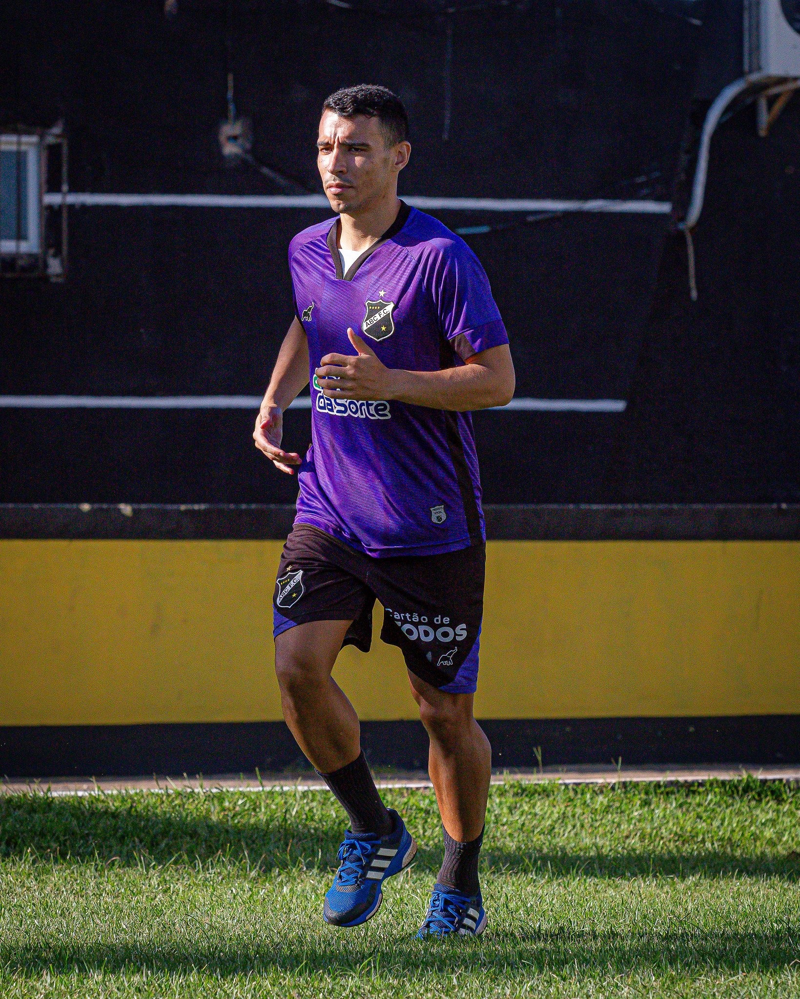 ABC anuncia permanência de jogador titular da equipe