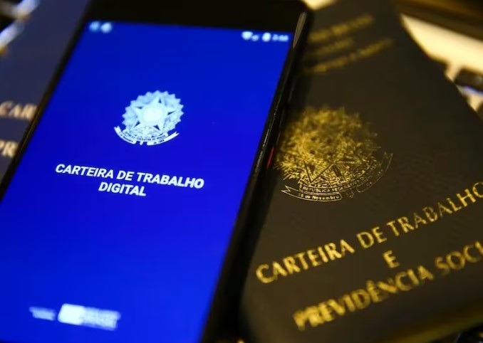 Brasil cria 131 mil empregos com carteira assinada em maio, pior resultado para o mês em 4 anos