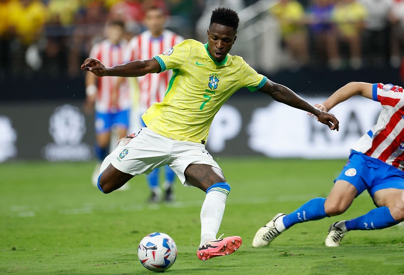 Técnico do Paraguai diz que é difícil de aceitar jogo de Vini após goleada