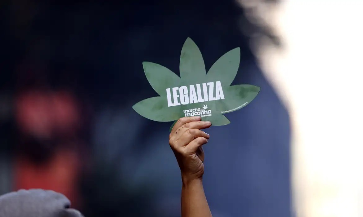 Detento com maconha será apenas advertido, diz STF