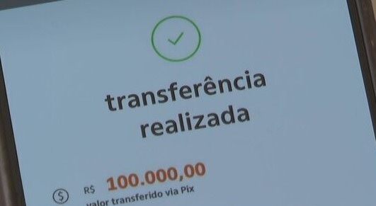 Receber PIX por engano e não devolver é crime com pena de até um ano ou multa