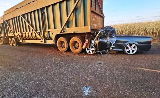 Mãe, pai e bebê de 3 meses morrem em acidente de carro