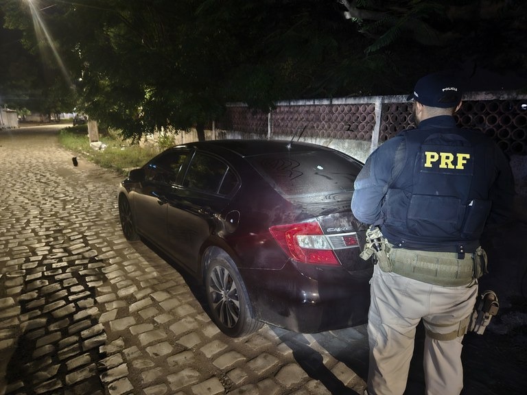 PRF prende dez pessoas e recupera quatro veículos durante o fim de semana no RN