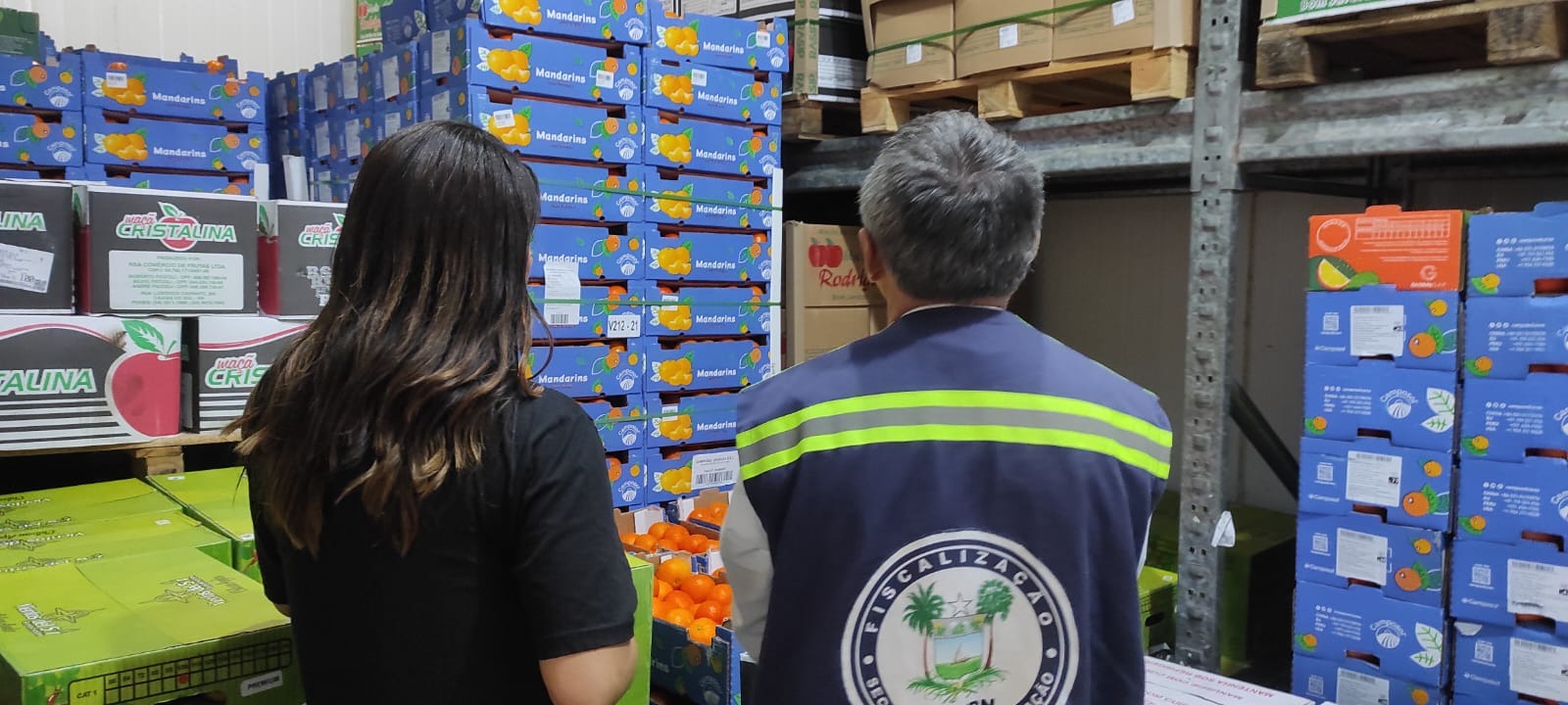 Operação prende empresários suspeitos de receptação de cargas de frutas na CEASA