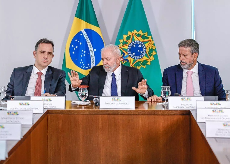 Governo Lula paga R$ 4,2 bilhões em emendas Pix em 1 dia