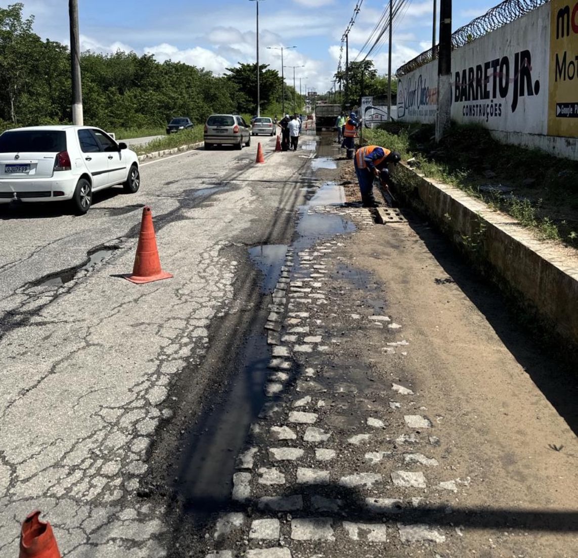 DER/RN inicia recuperação de trecho na avenida João Medeiros Filho 