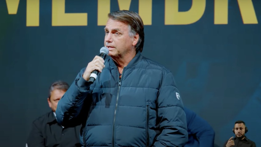 Pressentia algo de errado, diz Bolsonaro sobre o 8 de Janeiro