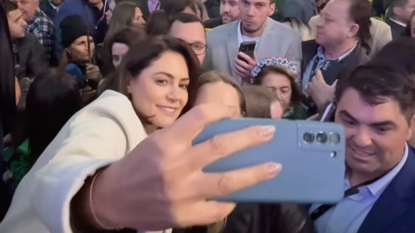 Michelle Bolsonaro diz que teve mandíbula deslocada durante evento