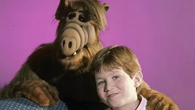 Ex-ator mirim da série 'Alf, o ETeimoso' é encontrado morto ao lado de cão