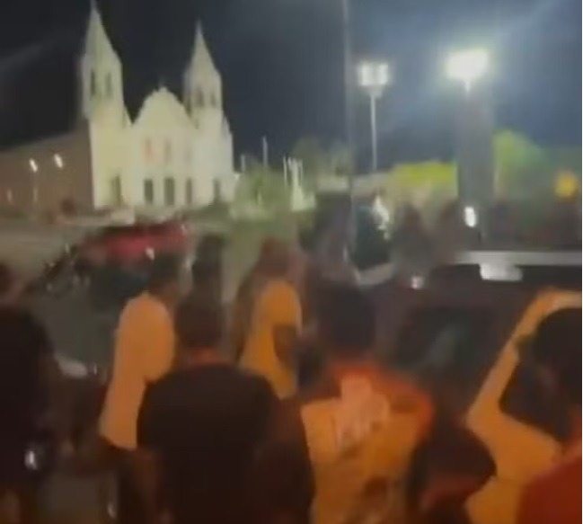 Homem é preso suspeito de matar companheira a facadas em praça no interior do RN