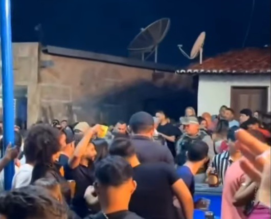 VÍDEO: Homem parte para cima de PMs e se dá mal durante show no RN