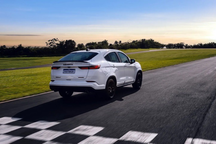 SUV da Fiat surpreende entre 10 carros mais vendidos; veja ranking de julho