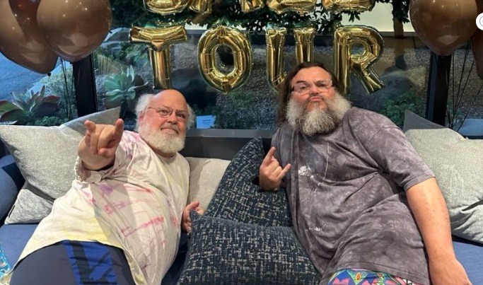 Banda pausa turnê após músico pedir para acertarem Trump da próxima vez