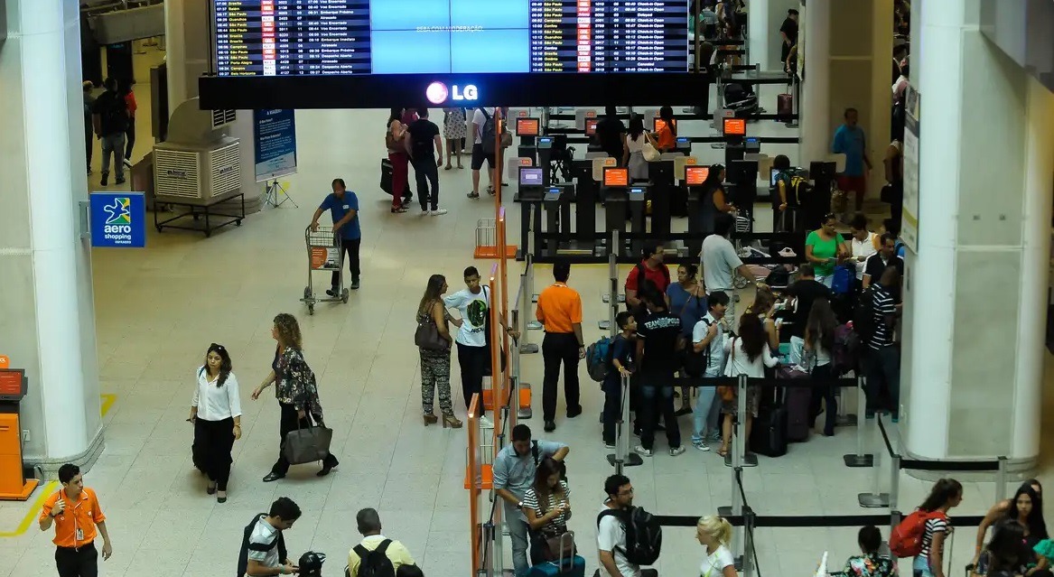 Voos, hospitais, apps de bancos: como apagão global afeta o Brasil