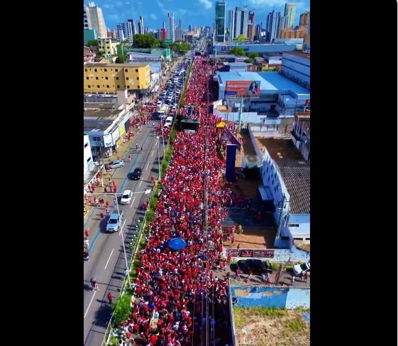 VÍDEO: Imagens aéreas mostram torcida do América ocupando toda a Av. Salgado Filho; ASSISTA