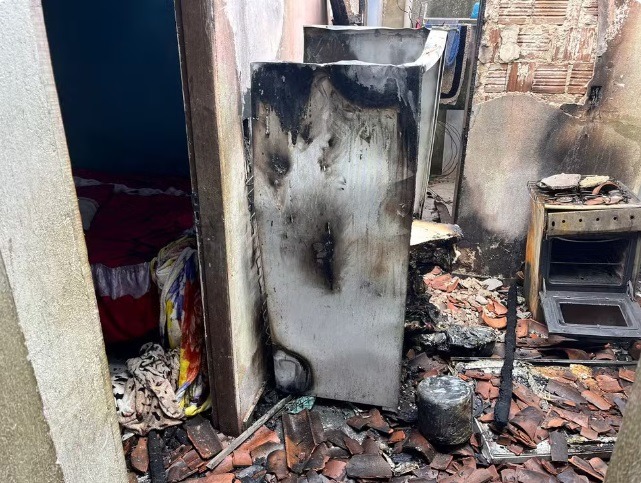 Vazamento de gás provoca explosão em casa na Zona Oeste de Natal