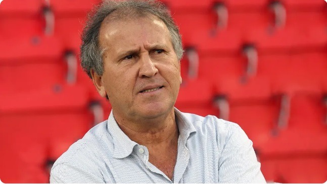  Zico tem mala roubada em Paris e fica com prejuízo de R$ 1,2 milhão