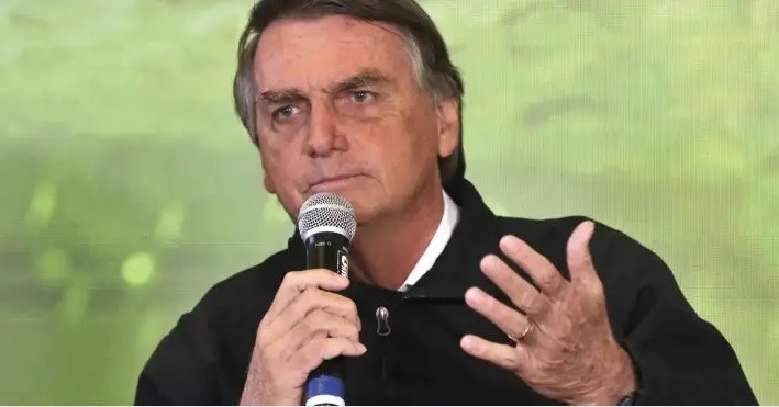 “Quando Maduro fala é crítica, quando eu falo é crime?”, diz Bolsonaro após ditador questionar urnas