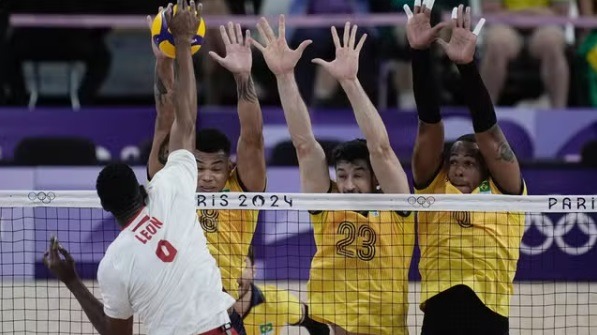 Brasil perde da Polônia no vôlei masculino e se complica