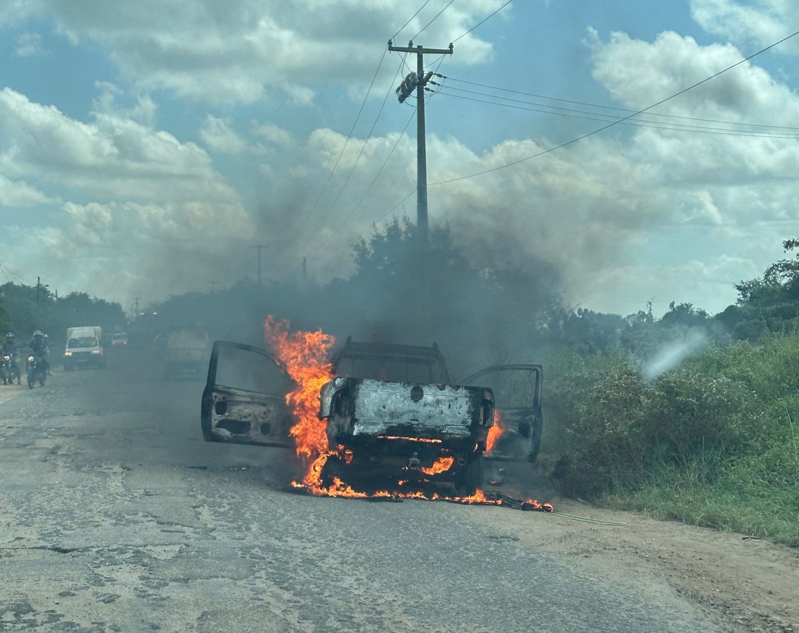 Carro explode na rodovia RN 120