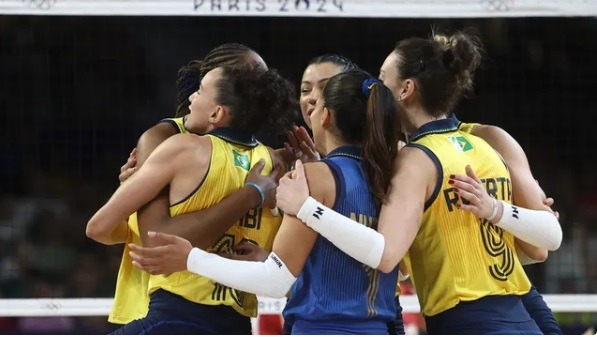 Brasil amassa o Japão e vai às quartas das Olimpíadas no vôlei feminino