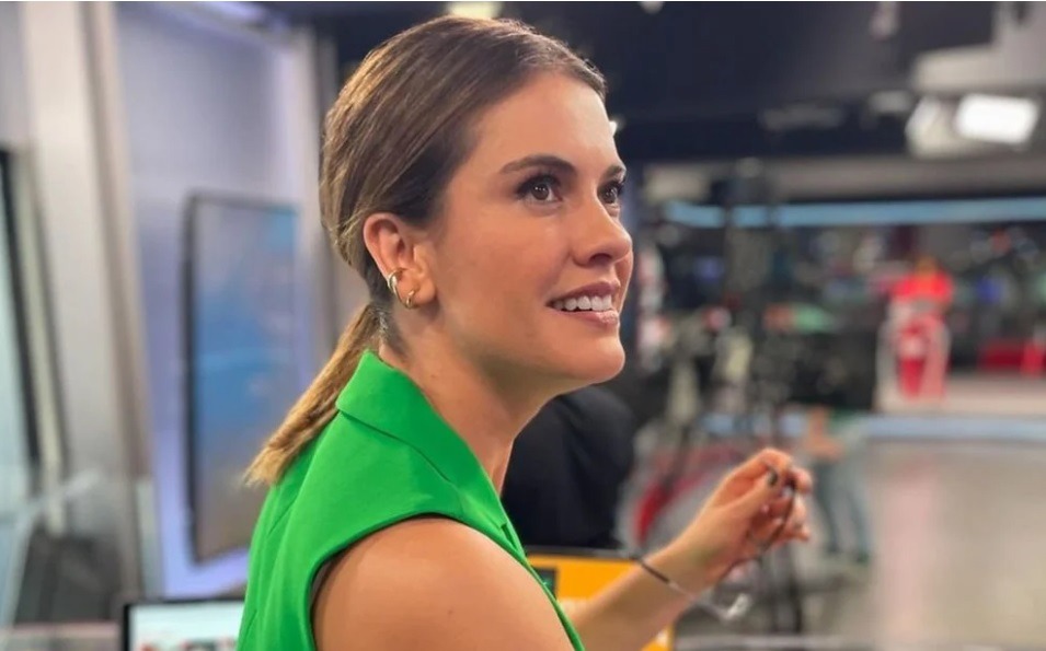 VÍDEO: Âncora da CNN joga tênis de mesa na bancada ao vivo