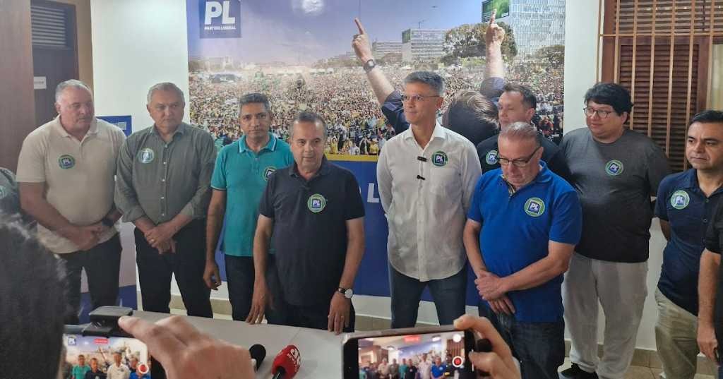 Azevedo anuncia apoio a Paulinho Freire e Salatiel