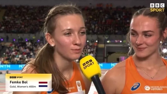 Ouro no atletismo, atleta viraliza por 'voz de Mickey Mouse' em entrevista; ASSISTA