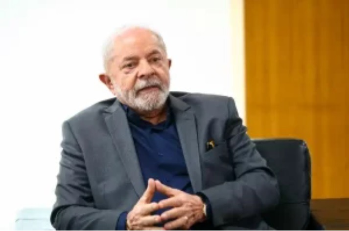 Trinta ex-presidentes latinos cobram de Lula compromisso com democracia após eleição na Venezuela