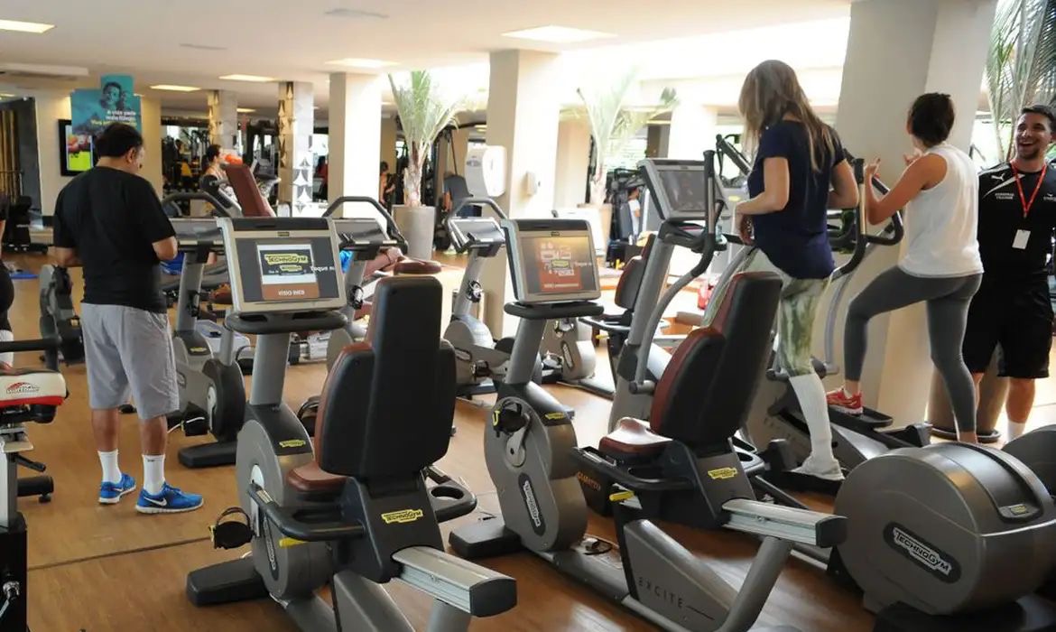 Cardio antes ou depois da musculação? Saiba qual é o melhor momento