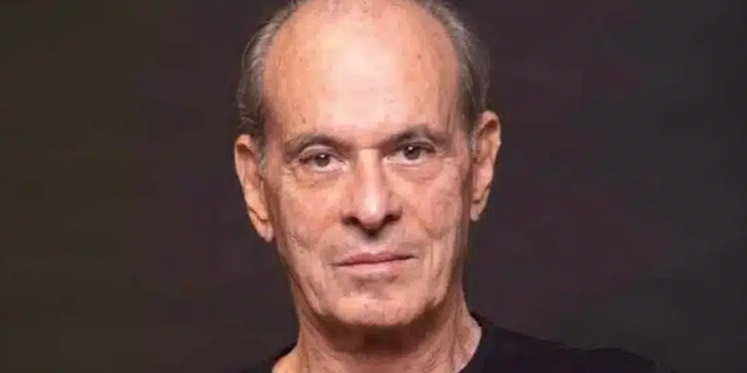 Ney Matogrosso surpreende fãs ao revelar doença que o fez ‘mudar de cor’; entenda