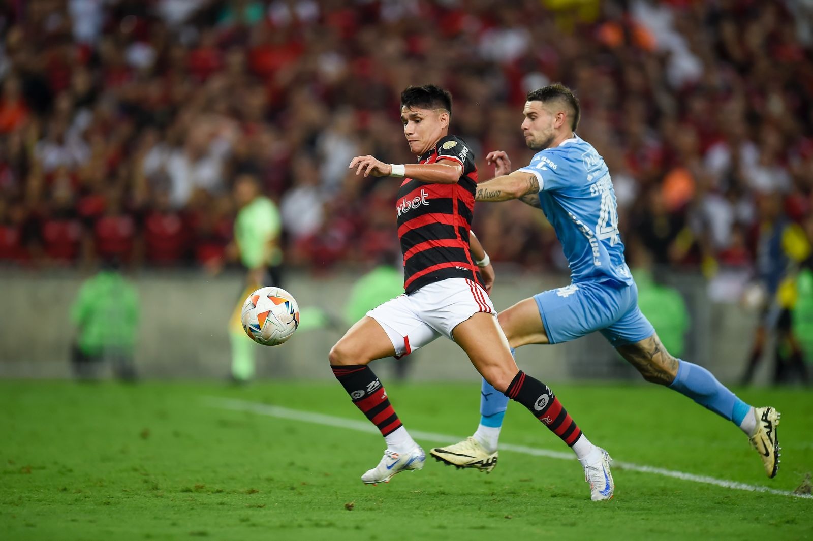 Flamengo respira no final e abre boa margem para decidir vaga na altitude; veja os gols