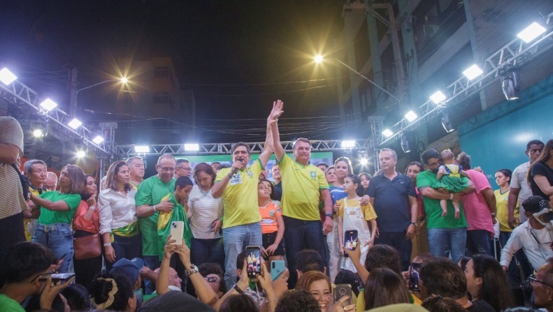 Multidão desce o Alto com Bolsonaro marcando o início da campanha de Genivan e Nayara em Mossoró